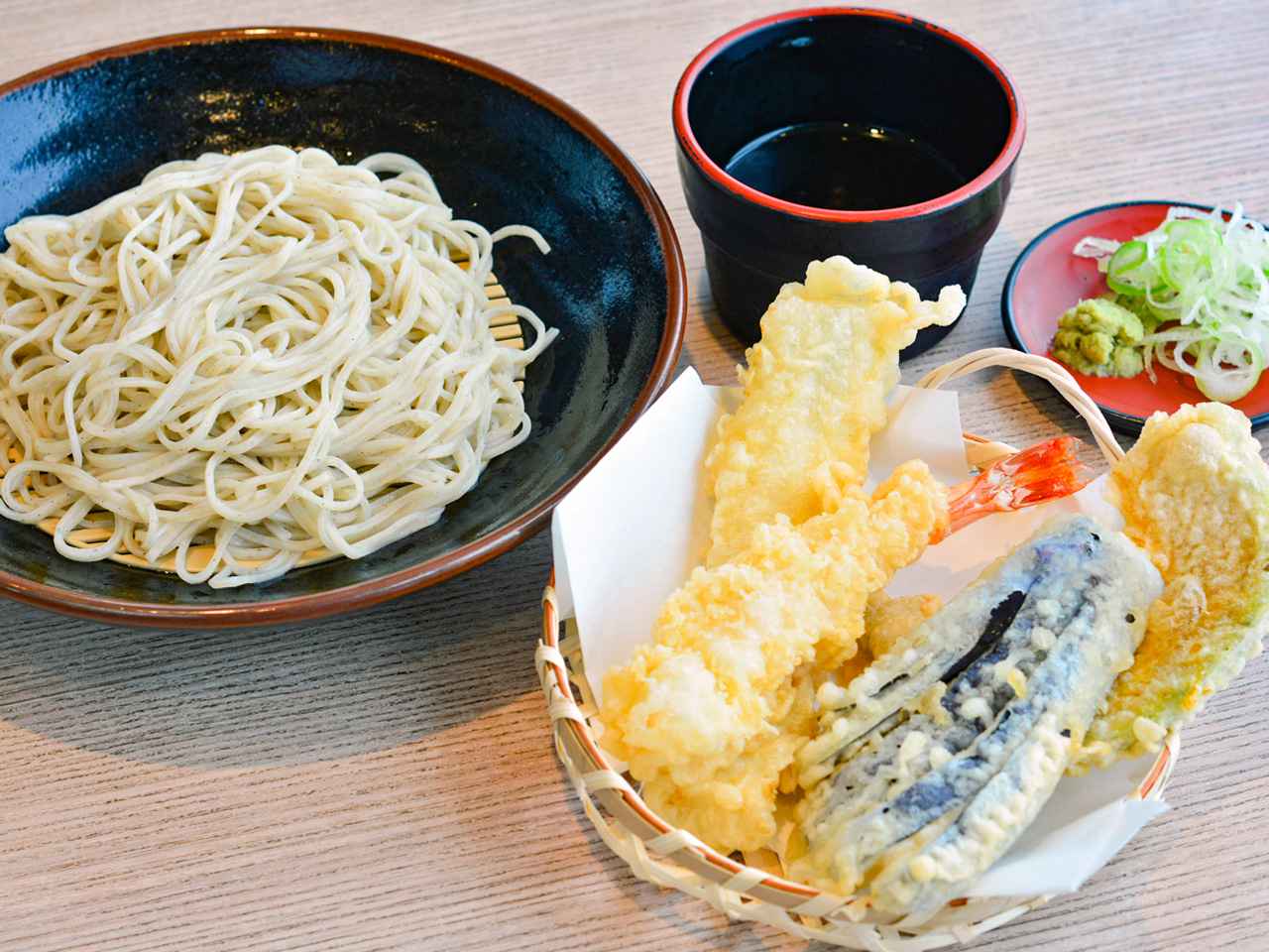 ドライブグルメ 北関東道 笠間pa 東西集約 で 茨城自慢のさっぱりうどんと贅沢そばをいただく Webモーターマガジン 自動車情報サイト 新車 中古車 Carview