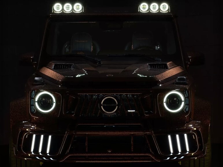 【ものすごいセンス】アラビア文字をまとうGクラス登場！ マンソリーが820psにチューンした「P820 リネア・ダラーボ」を公開