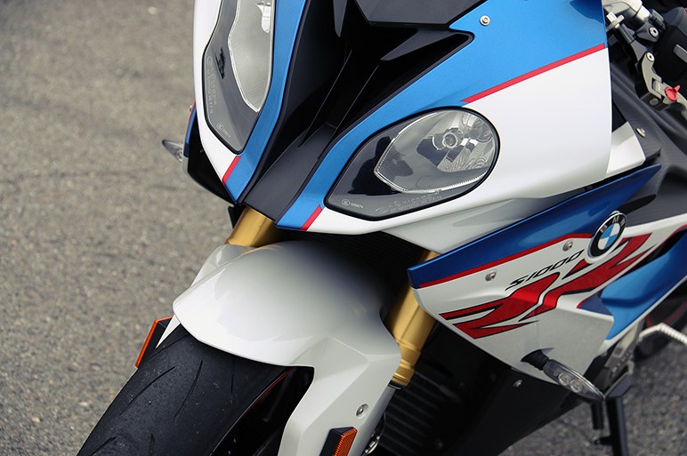 カンタンでラクに速いBMWのスーパースポーツ BMW S 1000 RR