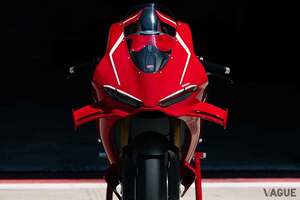 ドゥカティ「パニガーレV4 R」初公開 公道も走れる“モトGP直系のスーパーバイク”に対するネットや販売店での反響は？