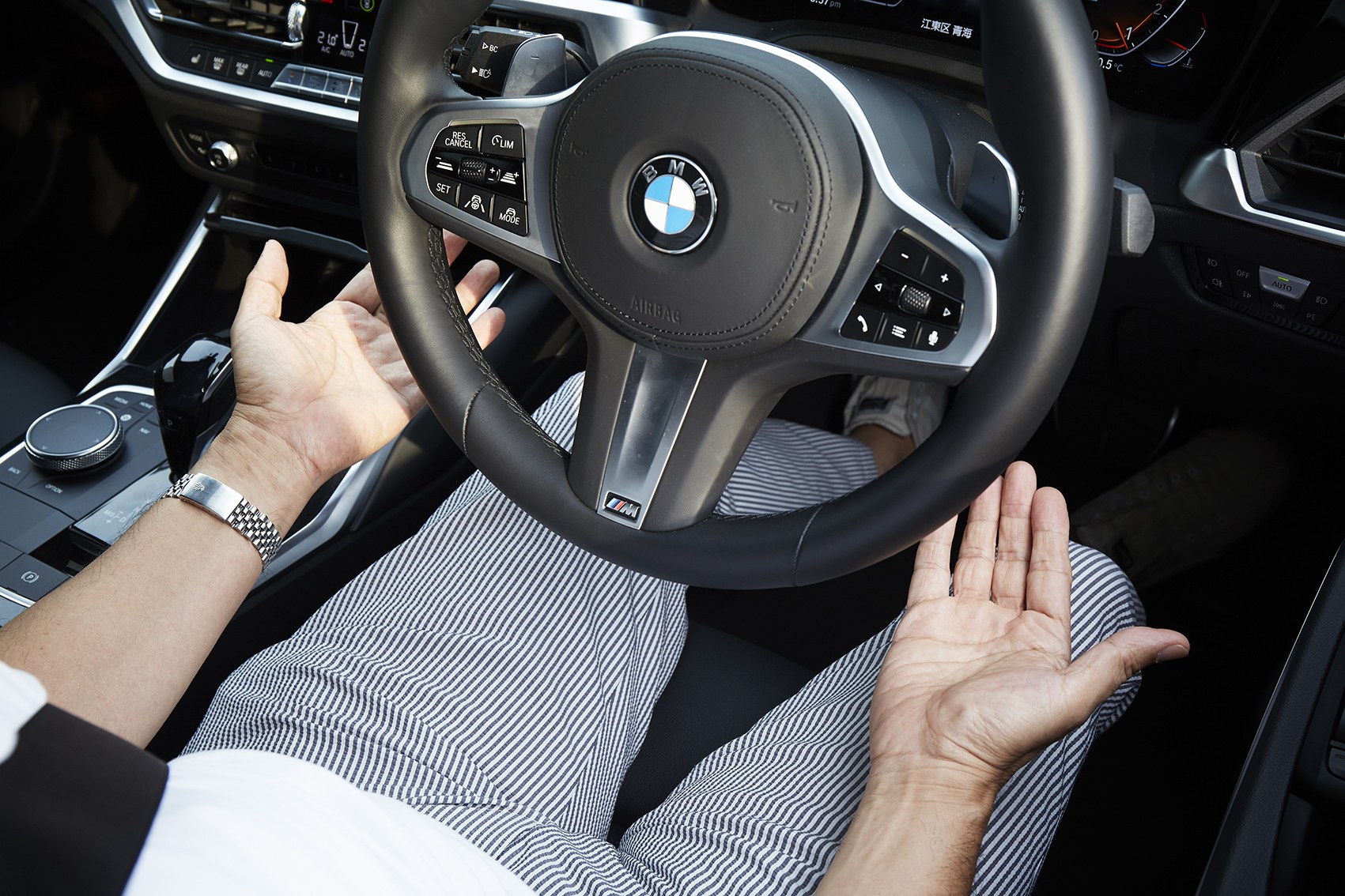 渋滞を 手放し で喜べ Bmwのハンズ オフ機能はホントに使えるのか Gq Japan 自動車情報サイト 新車 中古車 Carview