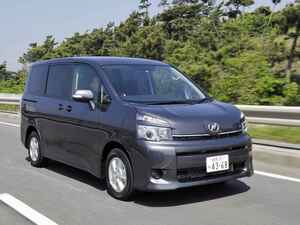 2代目 ノア／ヴォクシーは全車バルブマチック化で走りを意識したミニバンになった【10年ひと昔の国産車 64】