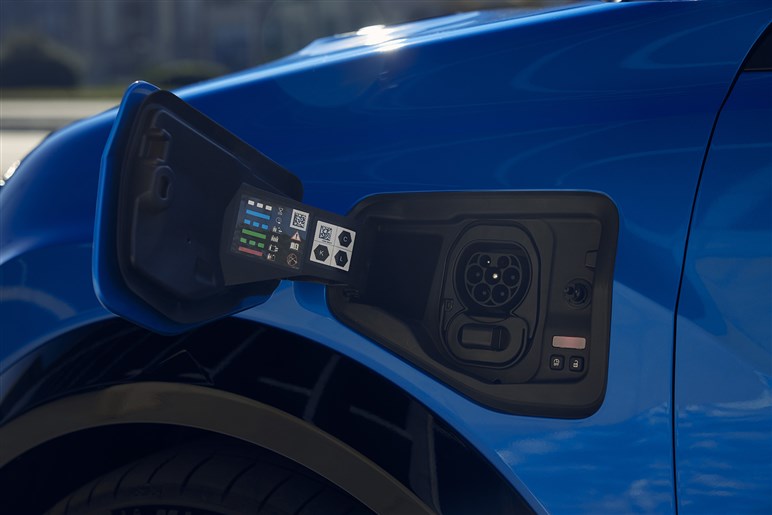 【見た目もゴツい！】新型「サンク」の高性能版「アルピーヌ A290」は意外な快適系。日本に入って来る？