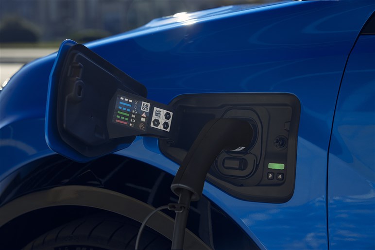 【見た目もゴツい！】新型「サンク」の高性能版「アルピーヌ A290」は意外な快適系。日本に入って来る？