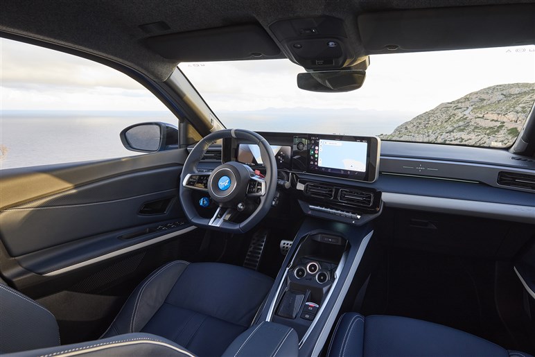 【見た目もゴツい！】新型「サンク」の高性能版「アルピーヌ A290」は意外な快適系。日本に入って来る？