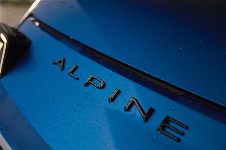【見た目もゴツい！】新型「サンク」の高性能版「アルピーヌ A290」は意外な快適系。日本に入って来る？