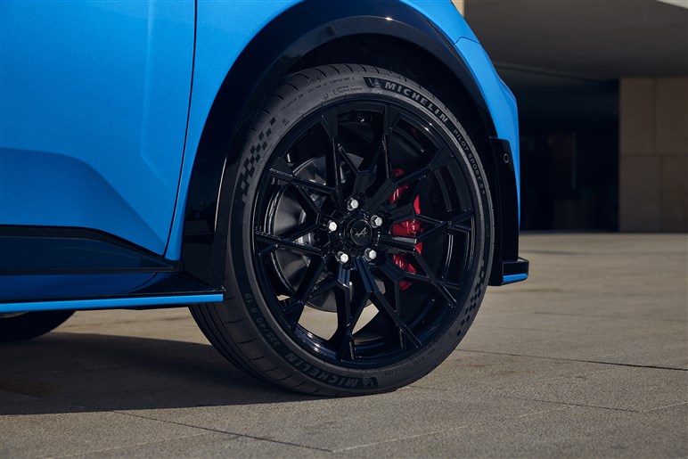 【見た目もゴツい！】新型「サンク」の高性能版「アルピーヌ A290」は意外な快適系。日本に入って来る？