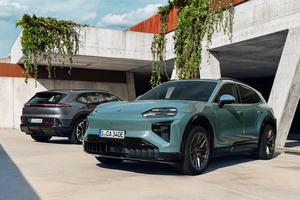 【ポルシェ】ターボもある 新型「カイエン・エレクトリック」予約受注開始 ［公式動画有］