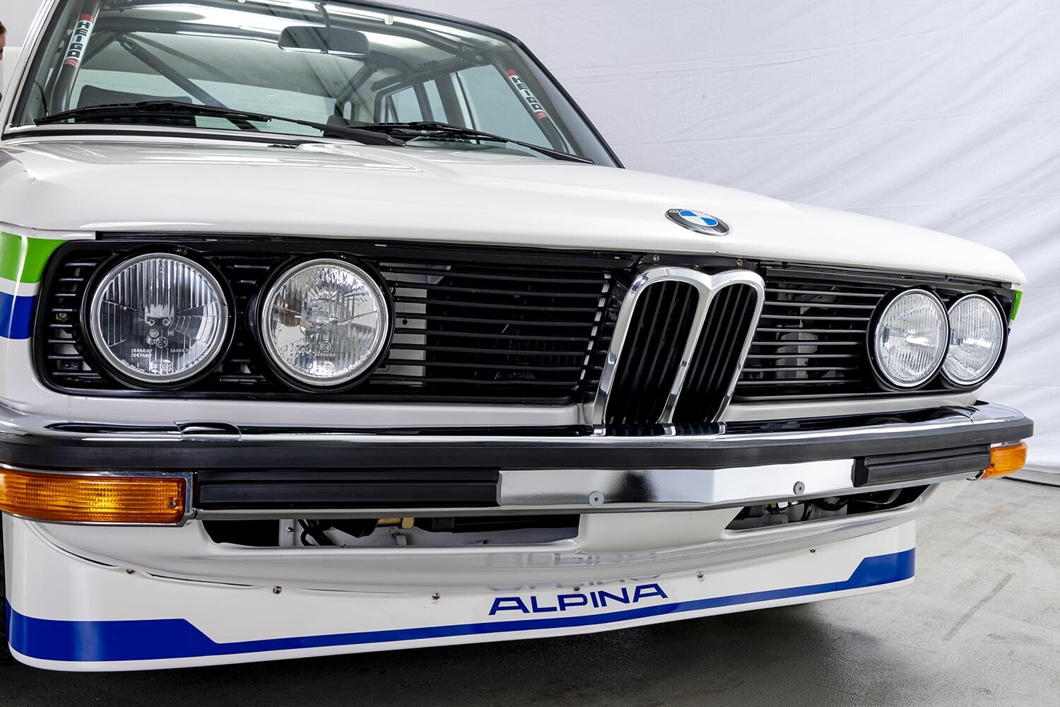 超激レアな初期アルピナ物件！ BMW初代「5シリーズ」ベースの「B2」は新車のようにレストアされても1700万円でした