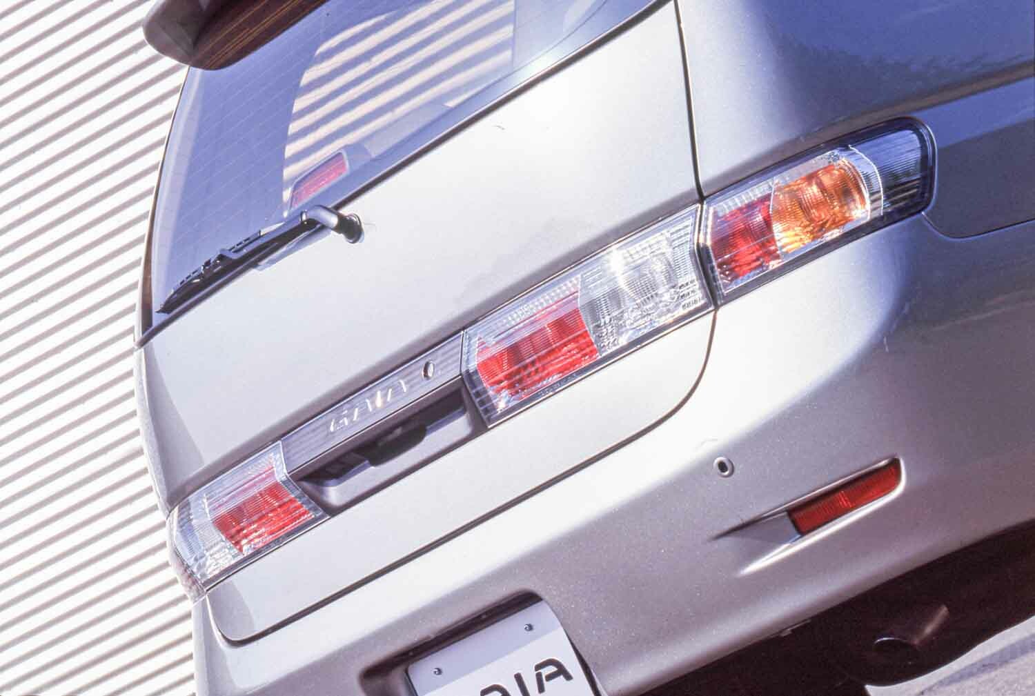 トヨタ「ガイア」は「イプサム」ベースの上級車種！ ホンダ「オデッセイ」に真っ向勝負した5ナンバー枠のミニバンでした