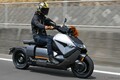 スーパーカー並みの加速力やエンブレを実現!?　BMW Motorradの電動スクーター「CE 04」のSFアニメみたいなスタイルは伊達じゃなかった!!