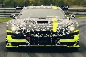 【過激なV8モンスター】メルセデスAMGの新型「GTトラックスポーツ」開発中　レースマシン級のスペックを備えた公道モデル