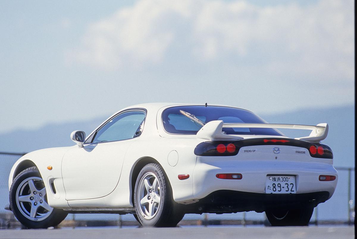 希少なロータリーエンジン搭載車 マツダrx 7 の魅力や中古車市場での人気ぶりとは Web Cartop 自動車情報サイト 新車 中古車 Carview