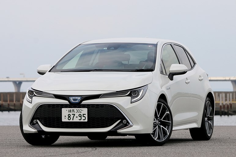 カローラスポーツは意外なほど骨太な実力派ハッチだが、マツダ3と比較するとどうなのか？