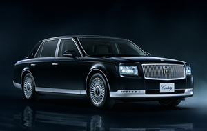 王道を行くトヨタ・センチュリーのセダンが機能装備をアップデート