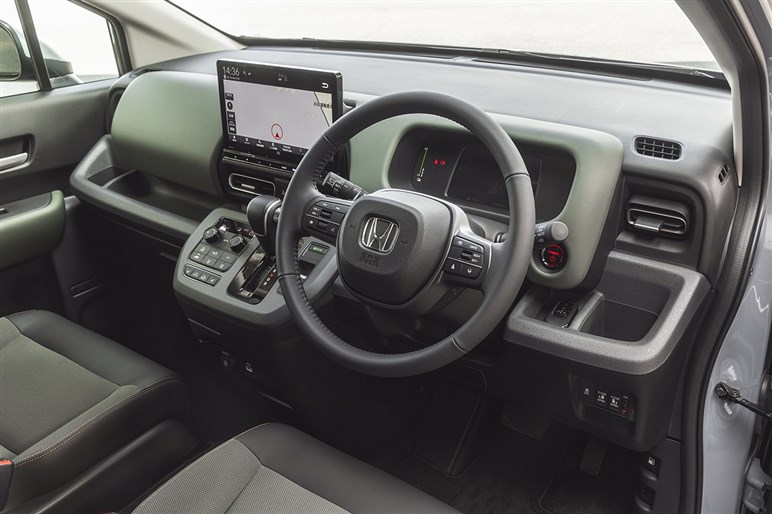 【また売れそう】新型「フリード」プロトタイプ試乗　見た目だけじゃなく走りも全方位アップデート