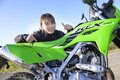 扱いやすさはピカイチ！ カワサキのオン／オフロードスポーツモデル『KLX230 S』に試乗します～小野木里奈の○○○○○日和～