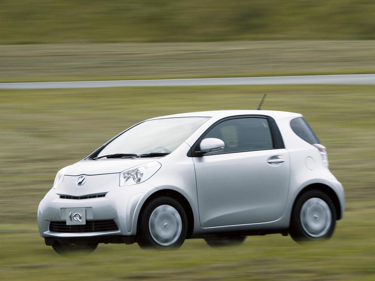 試乗 トヨタiqはボディサイズや車格の概念を覆す風雲児だった 10年ひと昔の新車 Webモーターマガジン 自動車情報サイト 新車 中古車 Carview