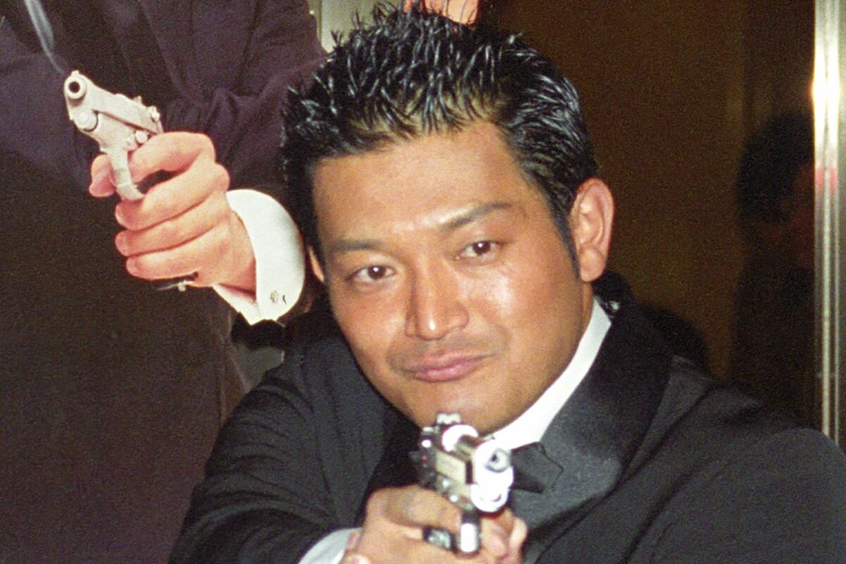 “ぐっさん”こと「山口智充」、レトロすぎる「“超カッコイイ“愛車」公開！ ”泣ける“エピソードもある「三菱車」どんなクルマ？