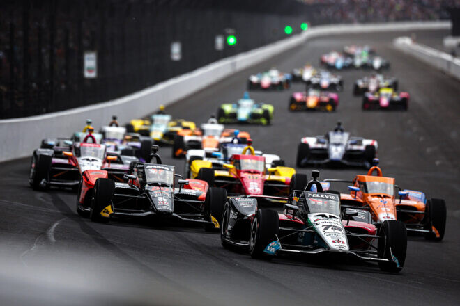 【インディ500速報】佐藤琢磨、最多ラップリードもピットトラブルで後退。アレックス・パロウが悲願の初勝利