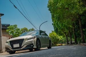 自家用車の平均購入額が高い都道府県、1位は東京都の405.6万円、2位は？