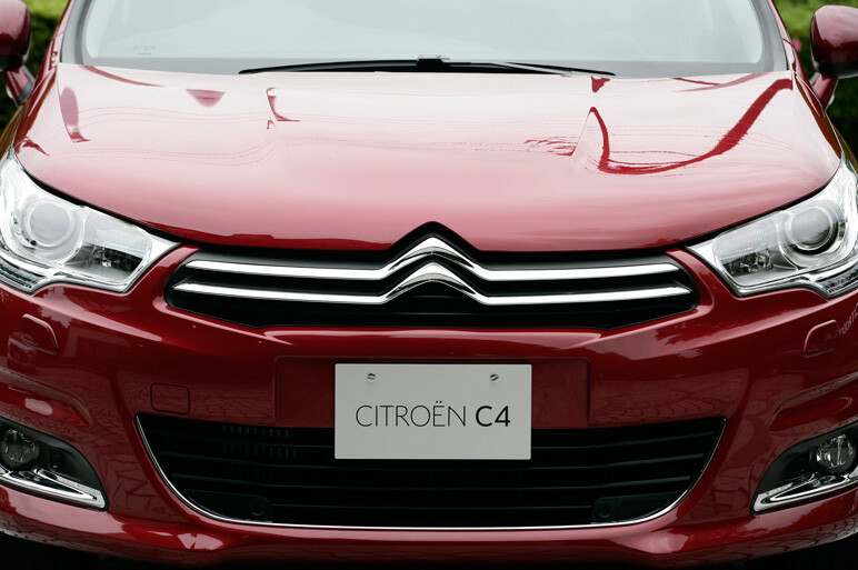 新型シトロエンC4試乗　買いグレードはどっち？