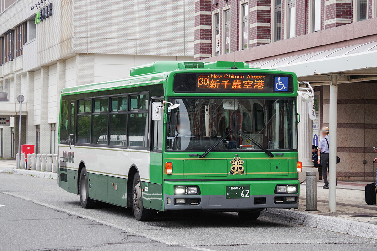 バスごと異次元空間に飛んだ!?　次はいつ停まる?　間がもの凄く離れたバス停の秘密が深すぎた!!