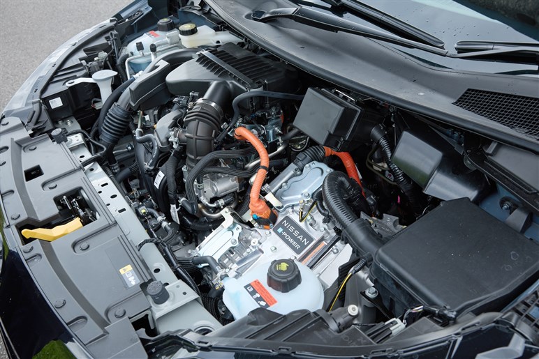 【パルサーGTI-R再来!?】新型オーラNISMO 4WDは、アテーサE-TSの伝統息づく痛快ホットハッチだった