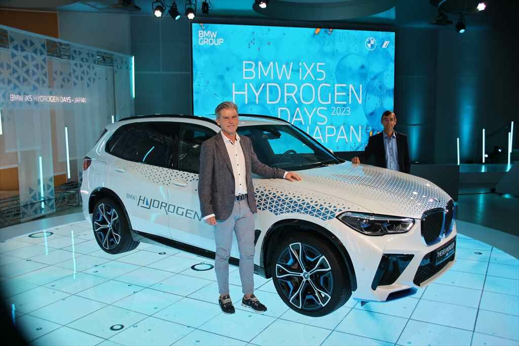 約3分の水素充填で約500km走行可能！ BMWが燃料電池車「iX5 ハイドロジェン」の実証実験を開始