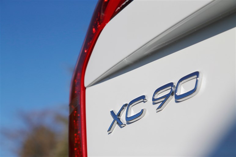 XC90のベーシックモデルT5に試乗。必要最小限のエンジンで走る知的な楽しさ