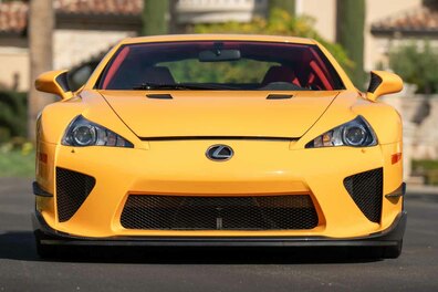 実走行504キロのレクサス「LFA」が2億2000万円以上!?「ニュルブルクリンクパッケージ」は64台の超希少車でした