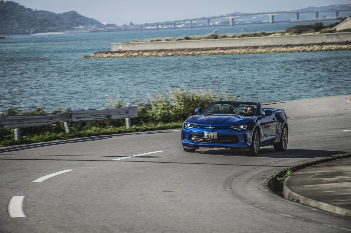 【動画】ライフスタイルを彩る「カマロ コンバーチブル」の世界。