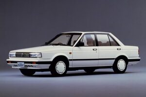 “100万円で新車が買える”時代はなぜ終わった？ 昔は「クラウン」も160万円台だった！ 装備なくすと逆に高くなる驚きのパラドックス