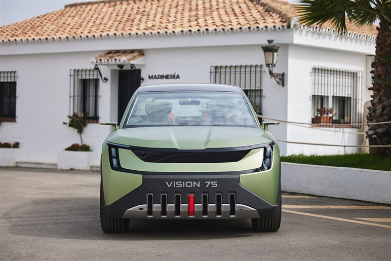【名前はまだない】チェコ発VW傘下のシュコダが放つ新型7人乗りEV、航続600km超で2026年発売へ！