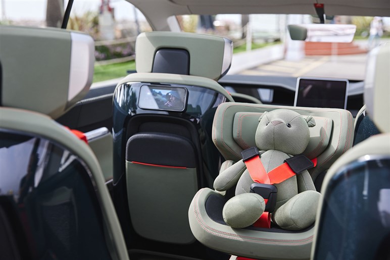 【名前はまだない】チェコ発VW傘下のシュコダが放つ新型7人乗りEV、航続600km超で2026年発売へ！