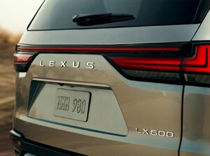 レクサスが新型LXを10月14日に発表するとアナウンス。一部画像も先行公開