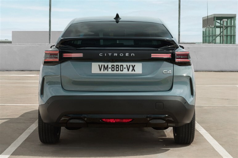 【E-C4より120万円以上安い】シトロエン初の「C4ハイブリッド」はクラス最高燃費と新世代デザインで日本の本命なるか