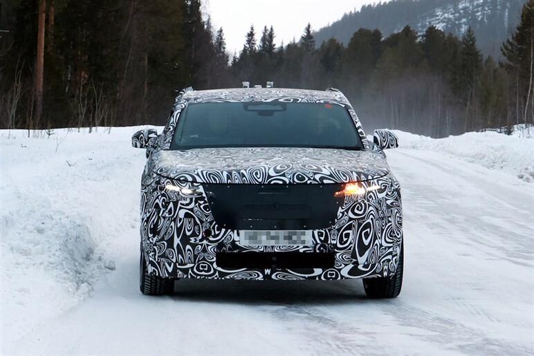 【リア窓がない！】レンジローバー新型「ヴェラール」は“ガラスレス”で異次元の超美形SUVへと進化する