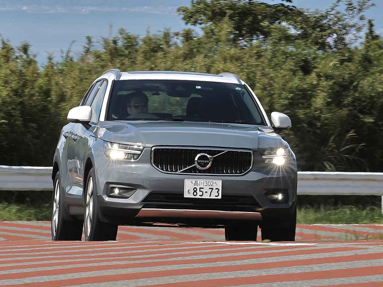 アンダー500万円のボルボ Xc40 B4モメンタムは ワクワクする48vマイルドハイブリッド搭載モデル Webモーターマガジン 自動車情報サイト 新車 中古車 Carview