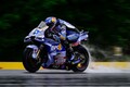 【MotoGP】マルケス弟、転倒後に”盗める”バイクが無かった!?「そこにあったのは、ペッコの親父さんのだったんだ！」