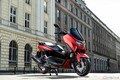 ヤマハ「NMAX 125」新型公開 保護性を高めるエアロダイナミックフェアリングを採用