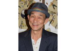 俳優「笹野高史」が“出会った”「高級スポーツカー」どんなモデル？ 「出逢ってとてもラッキー」なアメ車とは