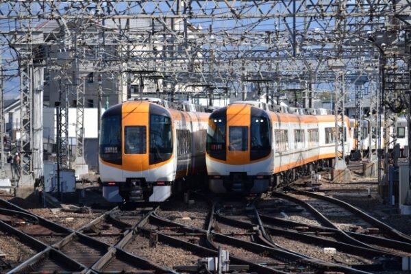 踏切だらけ「近鉄最大のジャンクション駅」の“現実的な高架化プラン”県が発表 40年計画を20年に 停滞する議論を動かせるか？