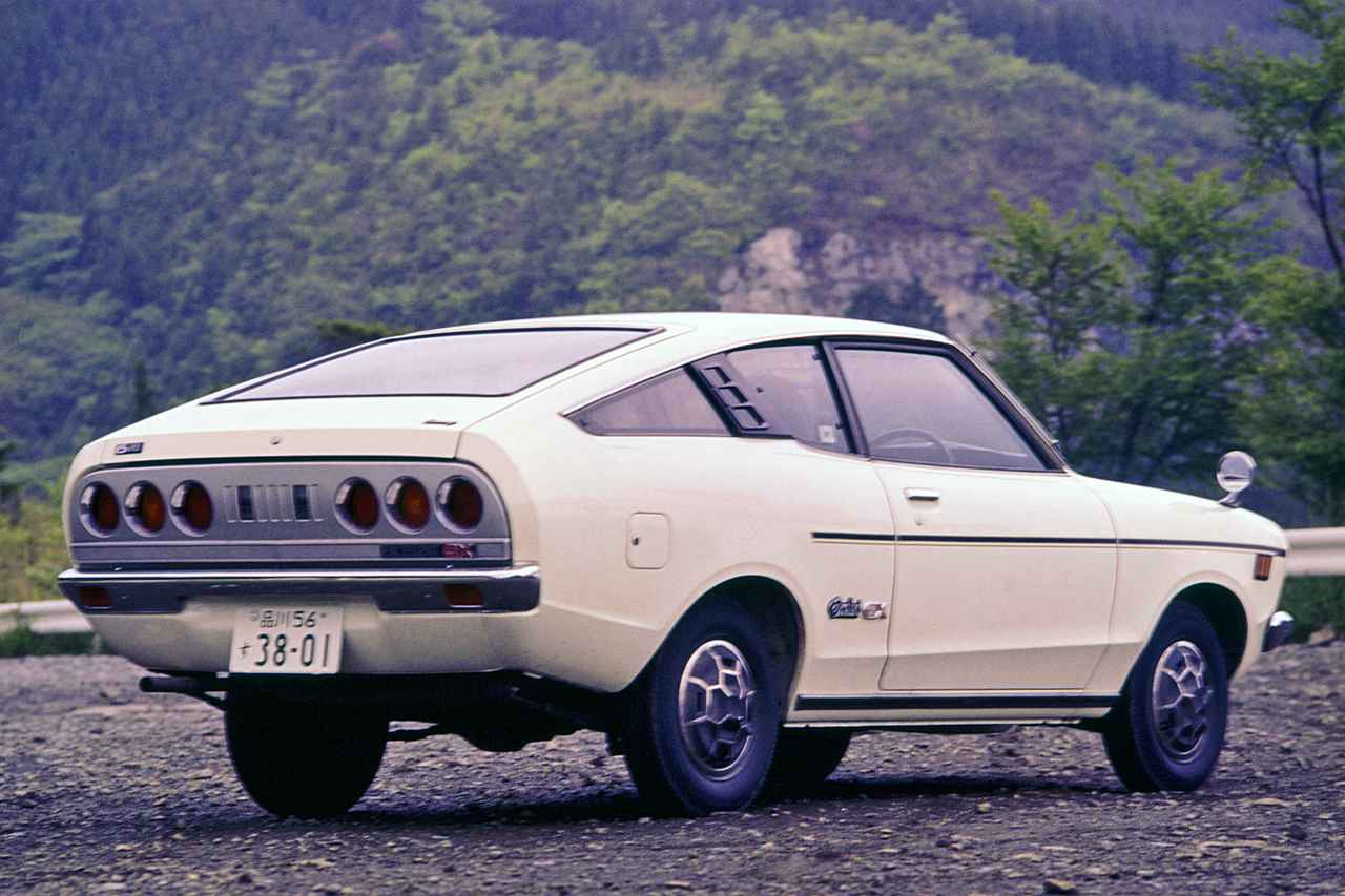 昭和の名車 132 ダットサン サニーは210型で 小型乗用車の風格をもった大衆乗用車 を目指した Webモーターマガジン 自動車情報サイト 新車 中古車 Carview
