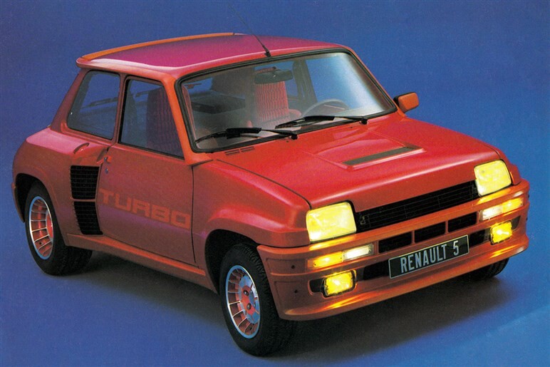 【まさに昭和のGRヤリス】FFの皮をかぶったミッドシップ。ルノー「5ターボ」はラリーで吠えた“異端の狼”