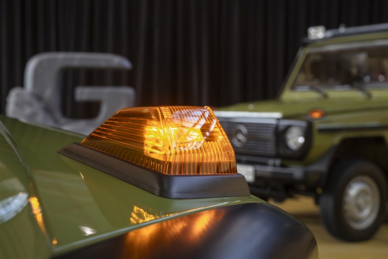 まるで“デカジムニー”？ メルセデス・ベンツ「Gクラス」にビンテージ感あふれる新型モデル登場。受付は7月17日まで