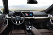 新型BMW iX1　コンパクトなEVクロスオーバー登場　航続400km超　X1も3代目に