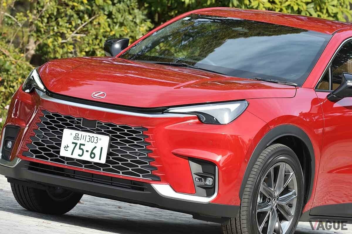 全長4.2mの“小さな高級SUV” レクサス最小モデルの新型「LBX」の評判はどう？ 発売から10か月 販売店やネットに寄せられる評判とは