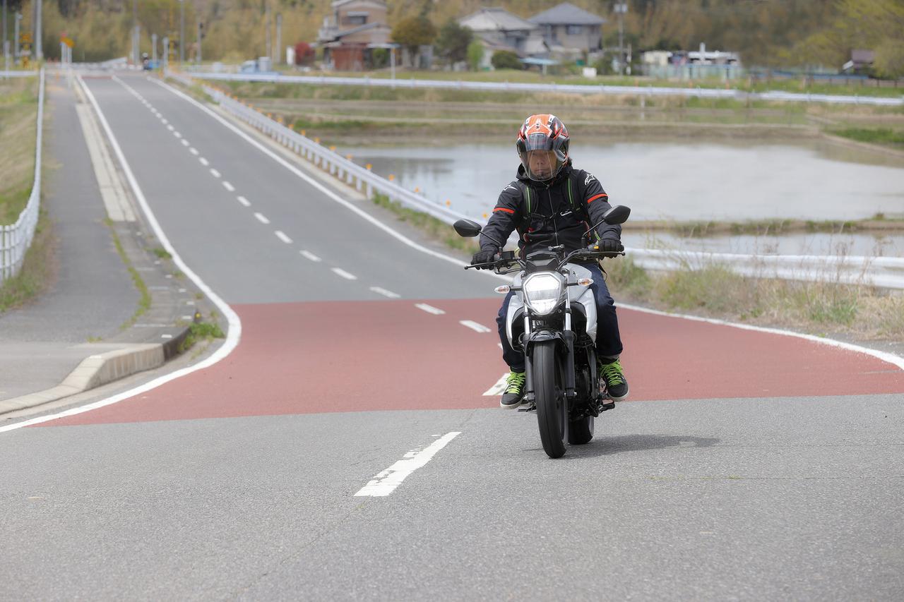 150ccバイクのメリットを解説 原付二種にプラス25ccで行動範囲は数倍に スズキ ジクサー150 ツーリング インプレ Webオートバイ 自動車情報サイト 新車 中古車 Carview