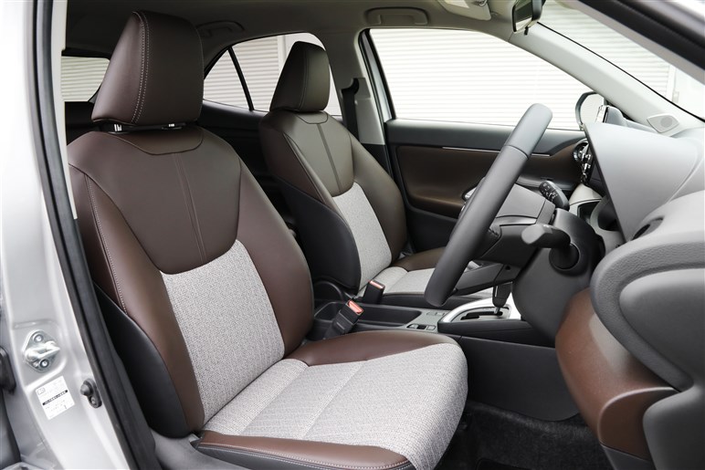 ヤリスクロス プロトタイプ試乗 全方位好バランスだがインテリアの色使いを再考してほしい Carview 自動車情報サイト 新車 中古車 Carview